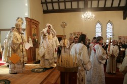 Блаженнейший митрополит Иона возглавляет праздничную литургию в церкви Знамения Божией Матери