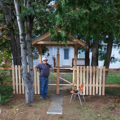 Новая калитка у "белого дома"