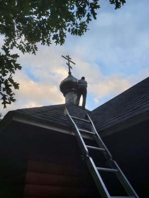 Подновление купола Серафимовского храма